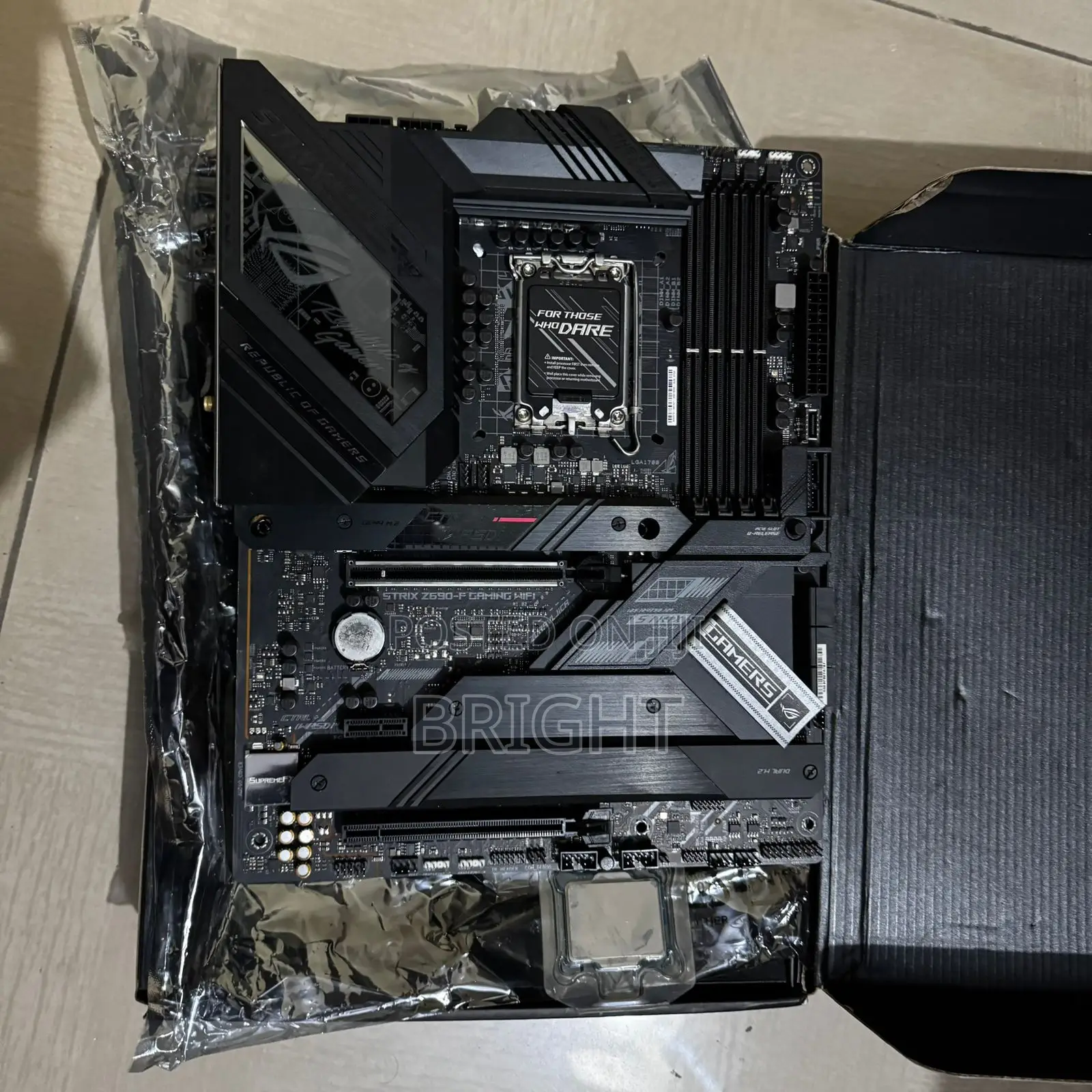 Rog Strix Z790-h Gaming Wifi+Intel Core I5 12gen Corsair Vengence 16gb