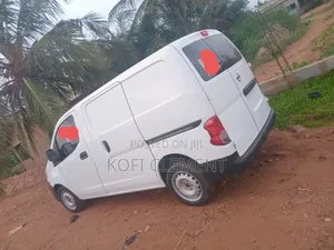 Nissan NV200 2018 White