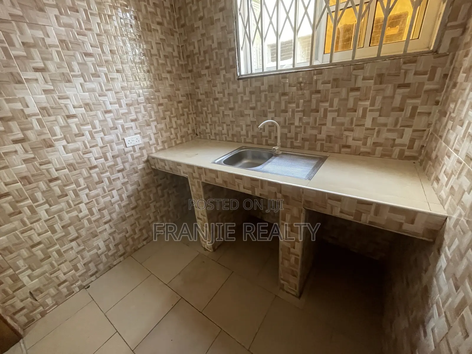 1bdrm Apartment in Franjie Realty, West Hills Mall Area for rent