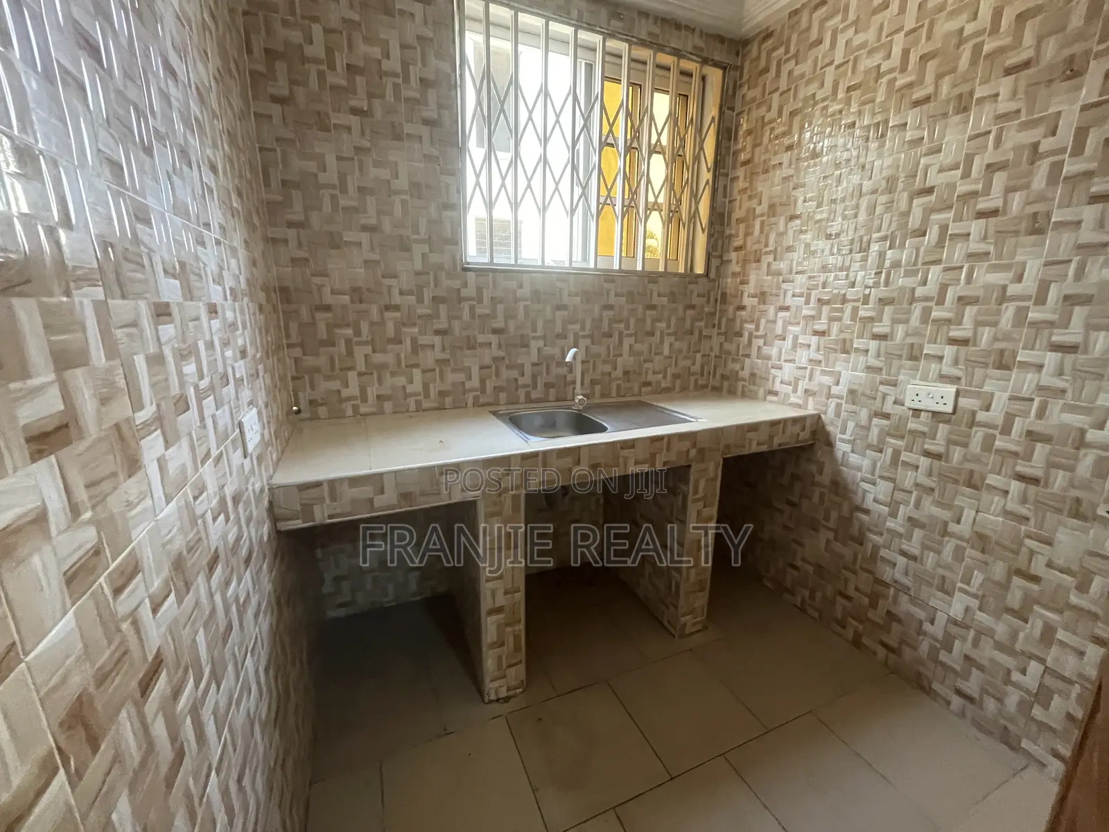 1bdrm Apartment in Franjie Realty, West Hills Mall Area for rent