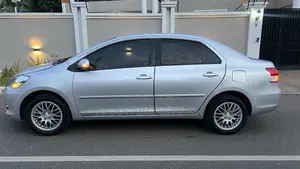Toyota Yaris 2010 Gray