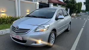 Toyota Yaris 2010 Gray