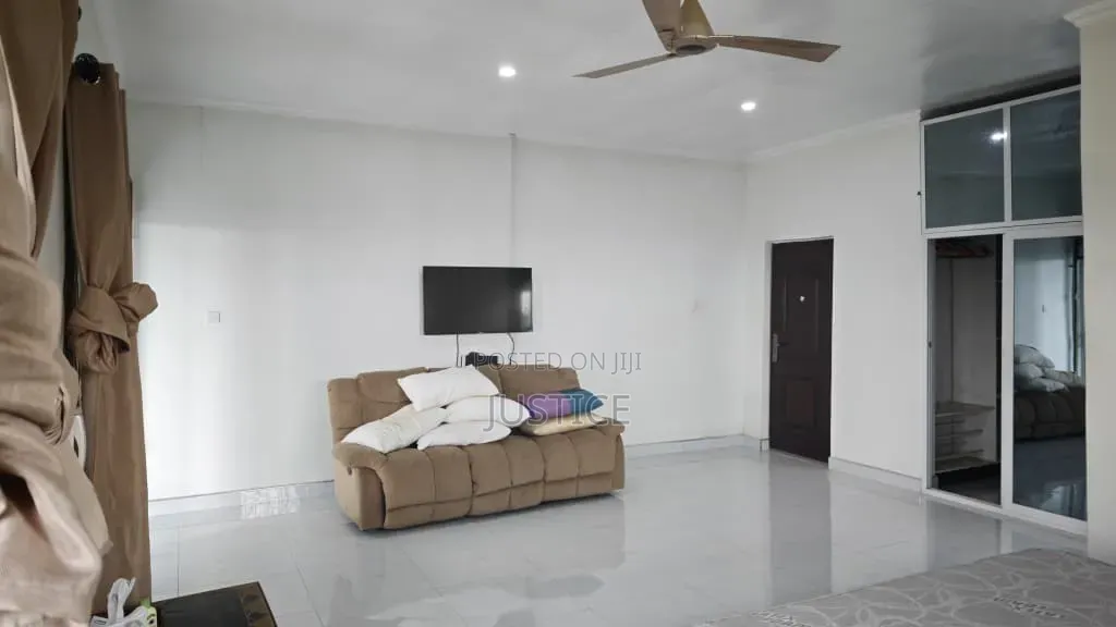 5bdrm House in Aburi for sale