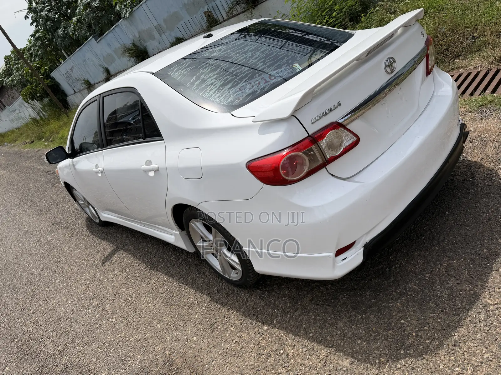 Toyota Corolla S Special Edition 4dr Sedan (1.8L 4cyl 4A) 2013 White