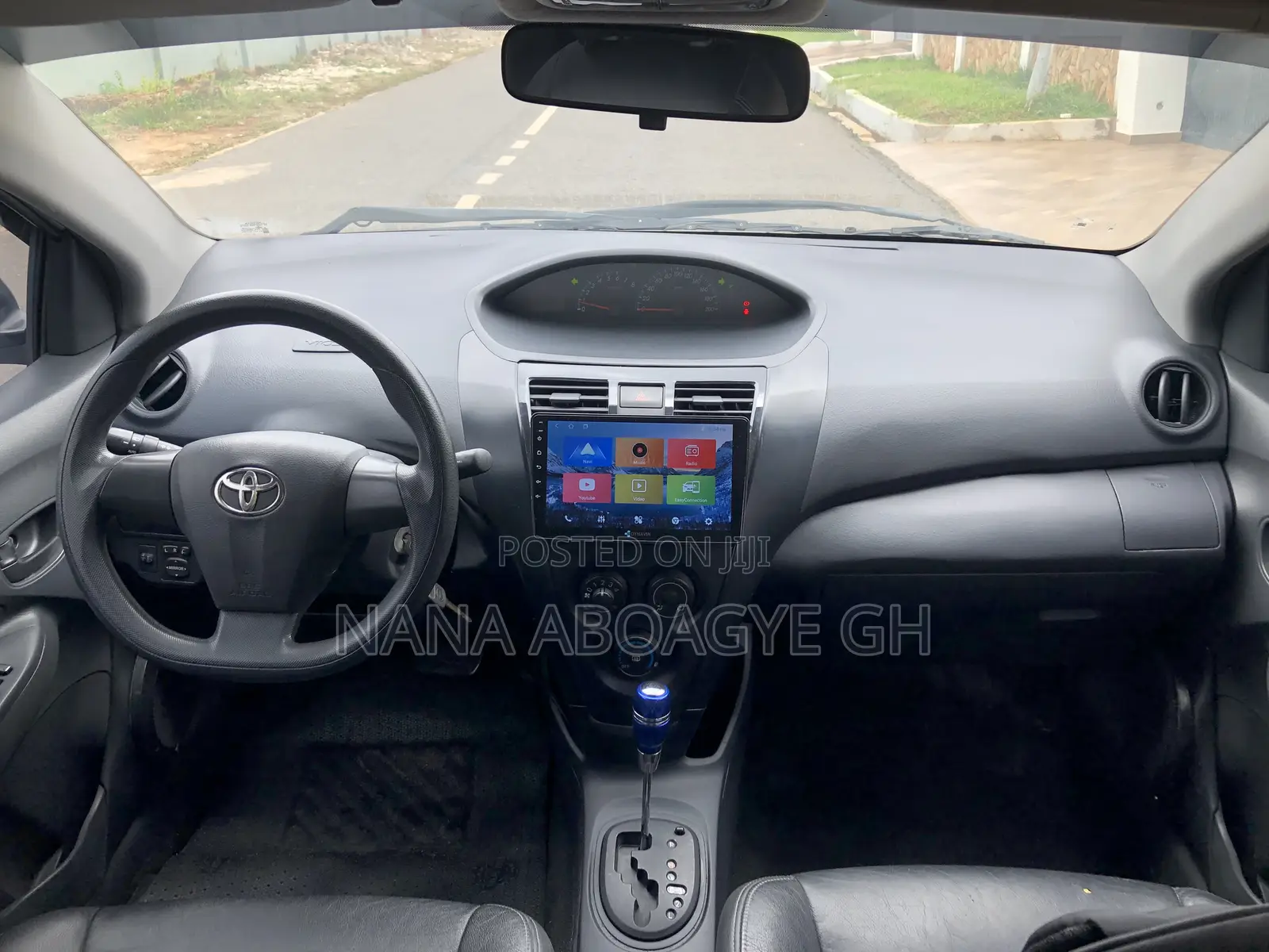 Toyota Yaris 2010 Gray