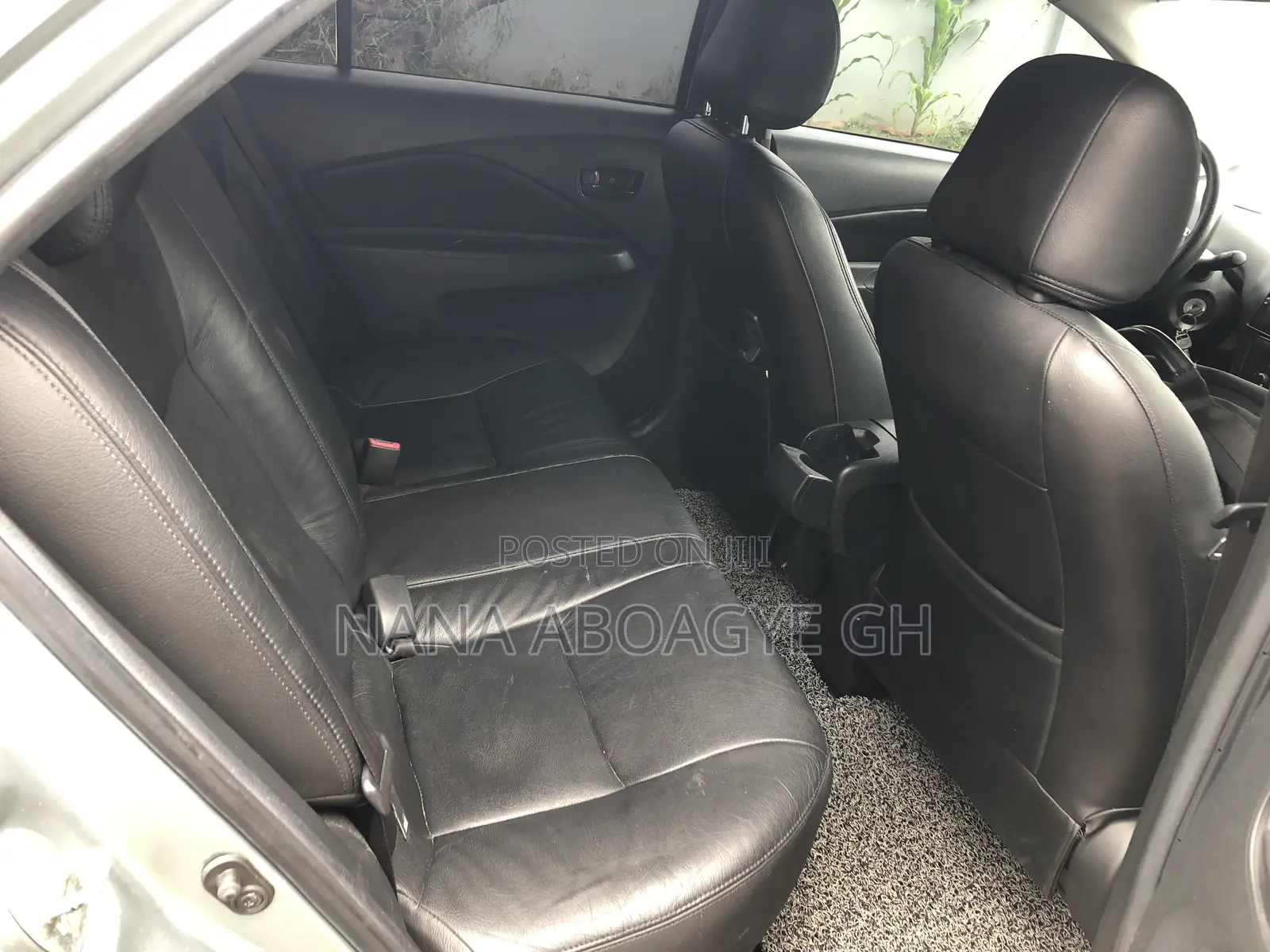 Toyota Yaris 2010 Gray