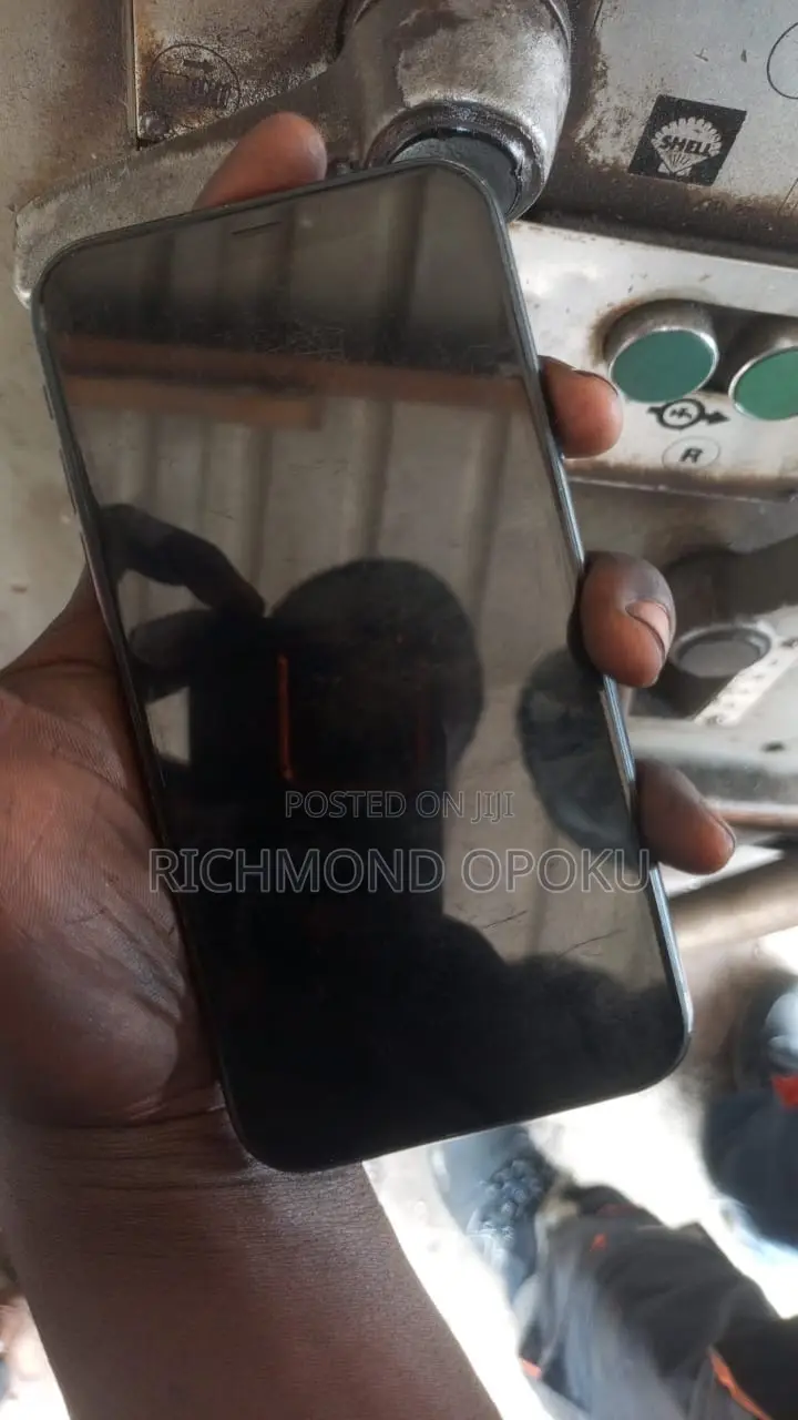 Apple XR 64 GB Black