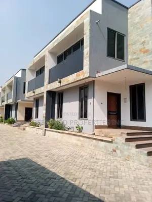 3bdrm Townhouse / Terrace in Airport for rent