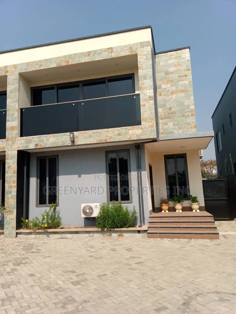 3bdrm Townhouse / Terrace in Airport for rent