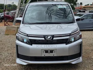 Toyota Voxy SV Premium 2014 Silver