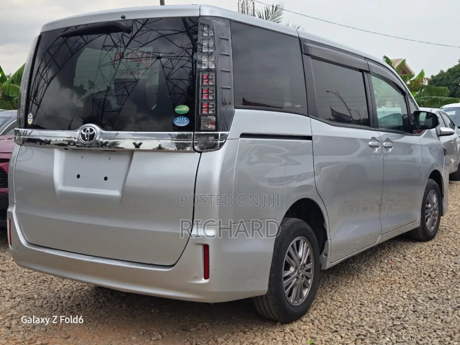 Toyota Voxy SV Premium 2014 Silver