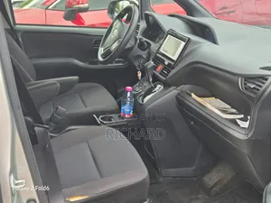 Toyota Voxy SV Premium 2014 Silver