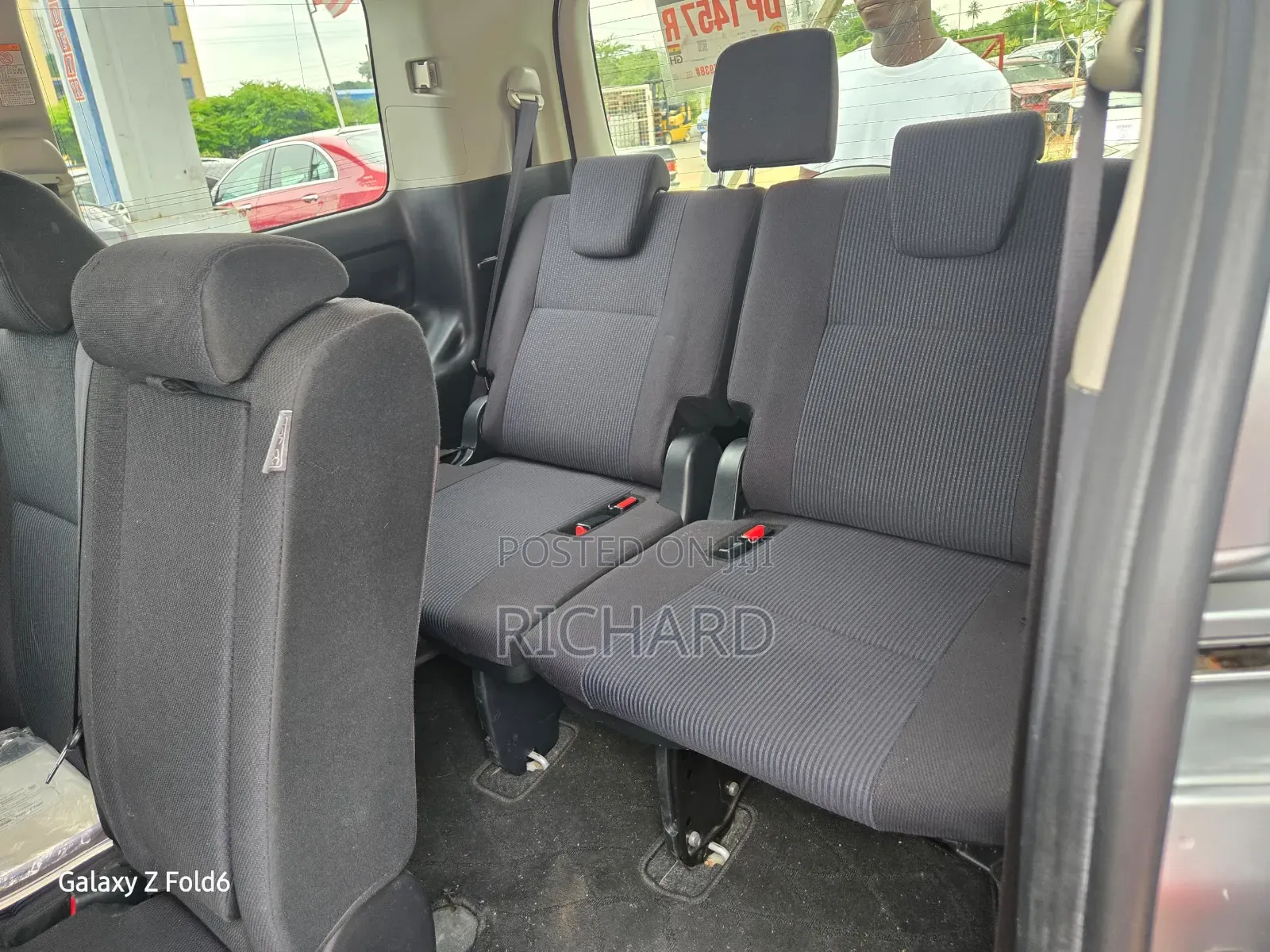 Toyota Voxy SV Premium 2014 Silver