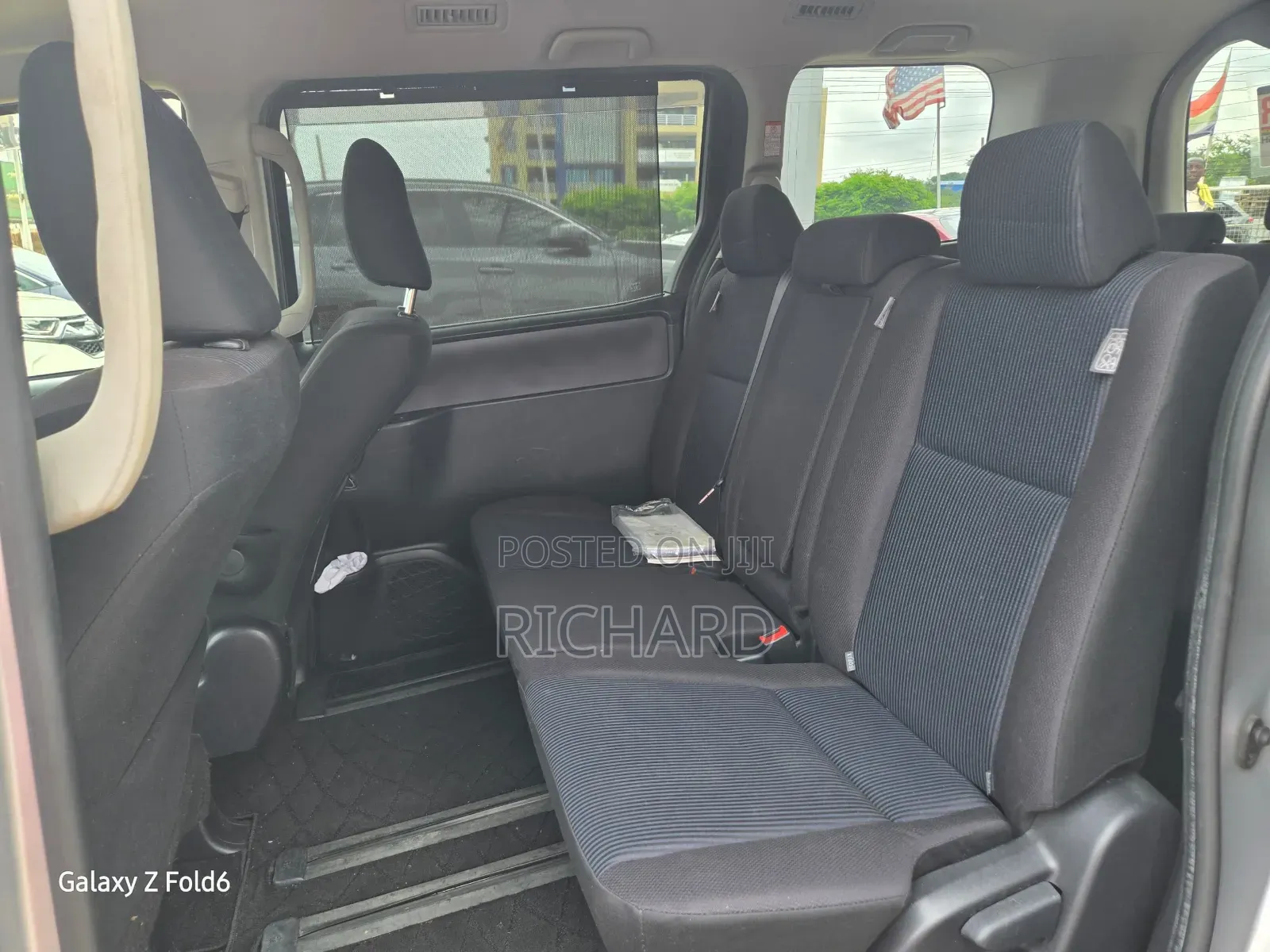 Toyota Voxy SV Premium 2014 Silver