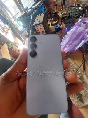 New Samsung Galaxy S25 512 GB Gray