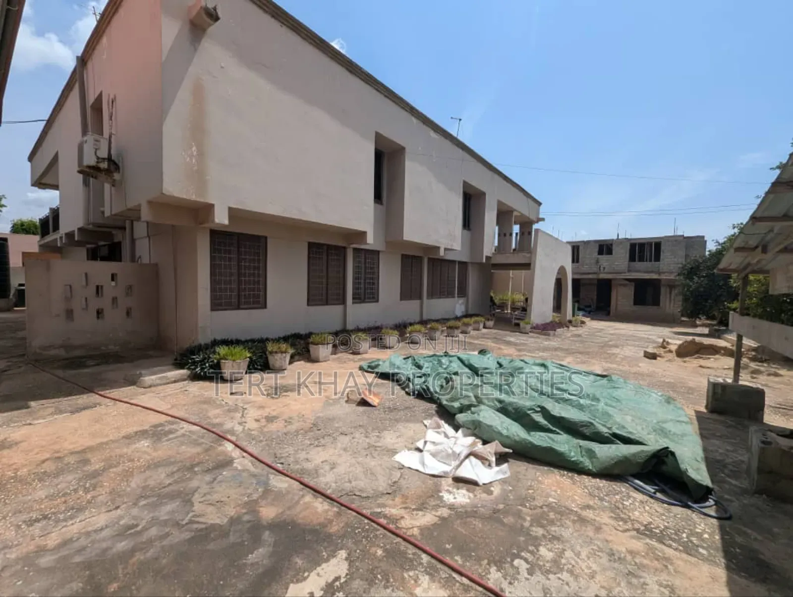 8bdrm House in Tantra for rent