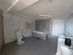 8bdrm House in Tantra for rent