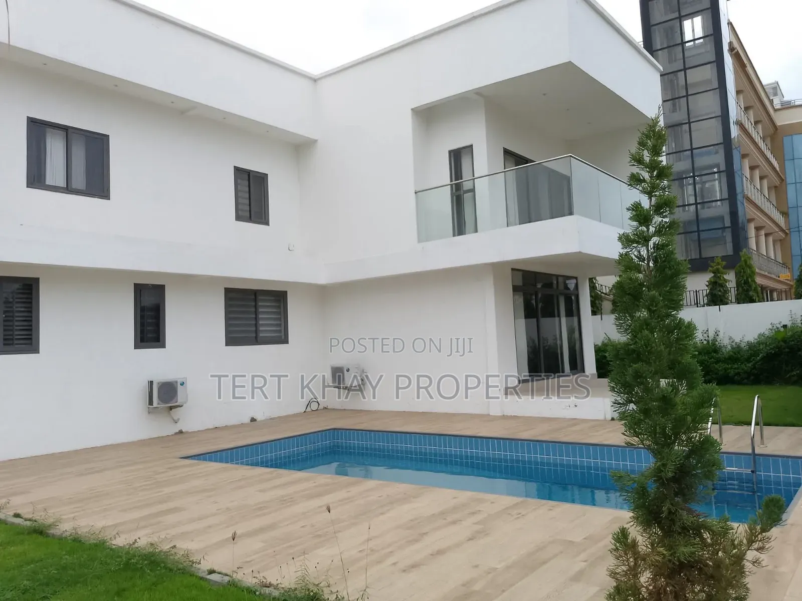 5bdrm House in East Legon for sale