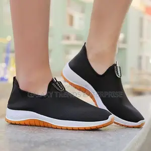 Men Breathable Sneakers
