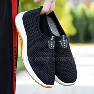 Men Breathable Sneakers