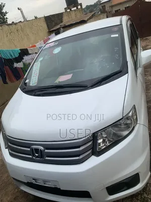 Honda Freed 2013 Pearl