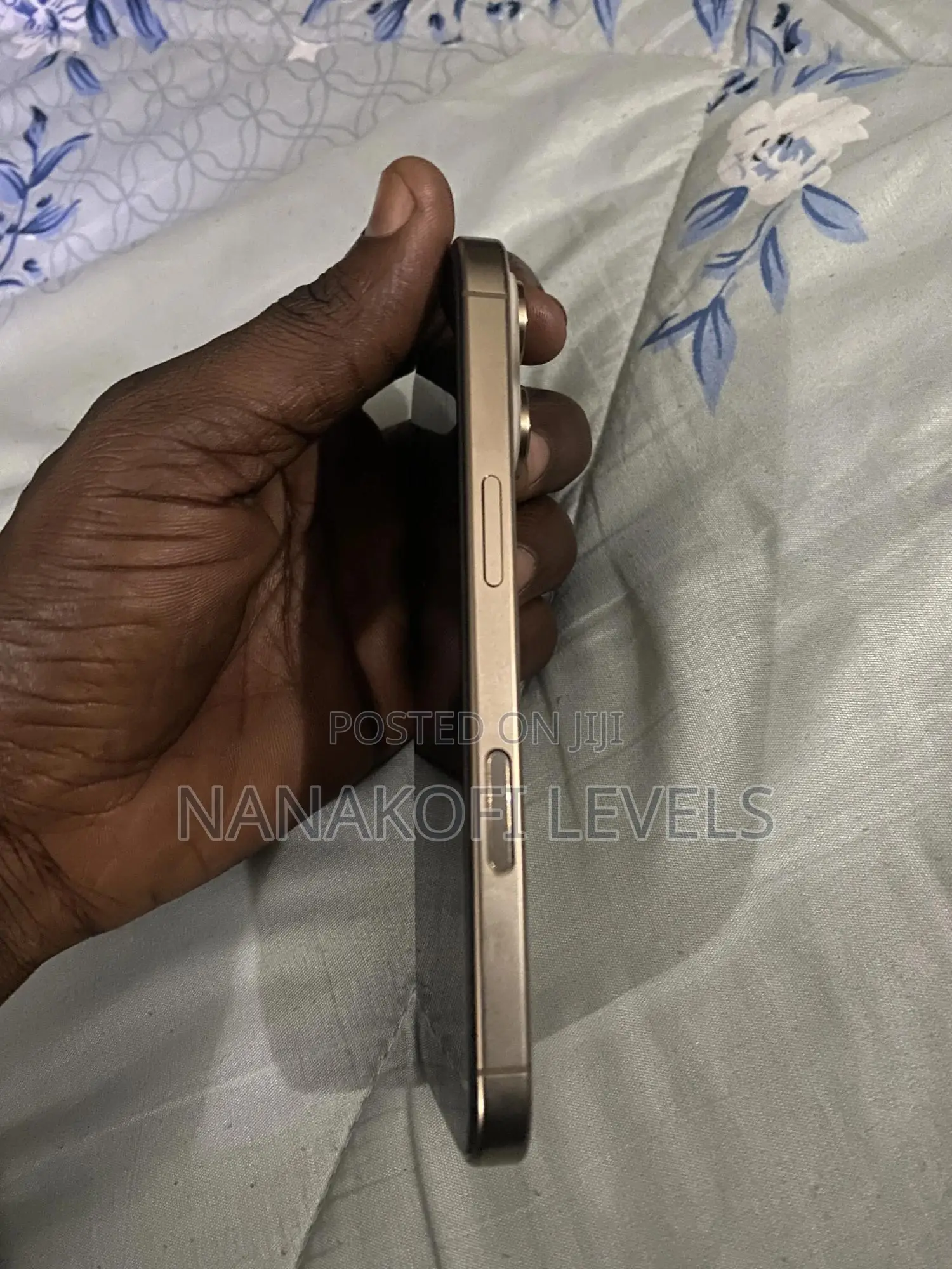Apple iPhone 16 Pro 128 GB Gold