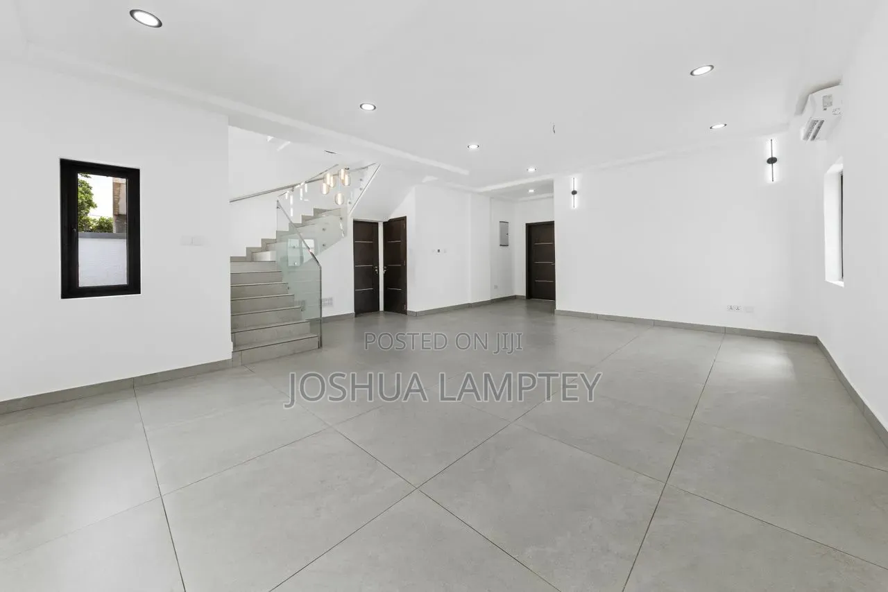 3bdrm House in Adenta Ssnits Flat for sale
