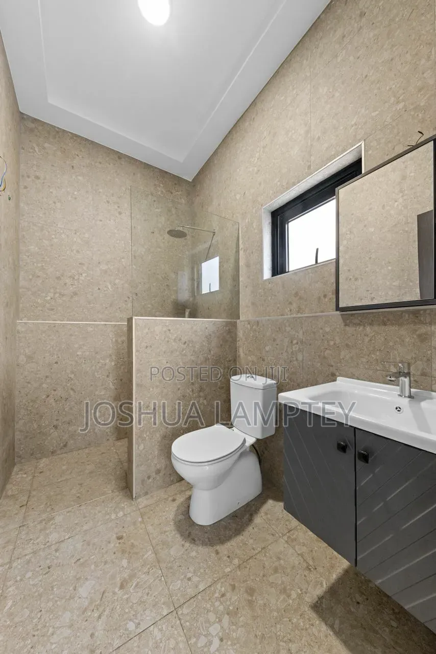 3bdrm House in Adenta Ssnits Flat for sale