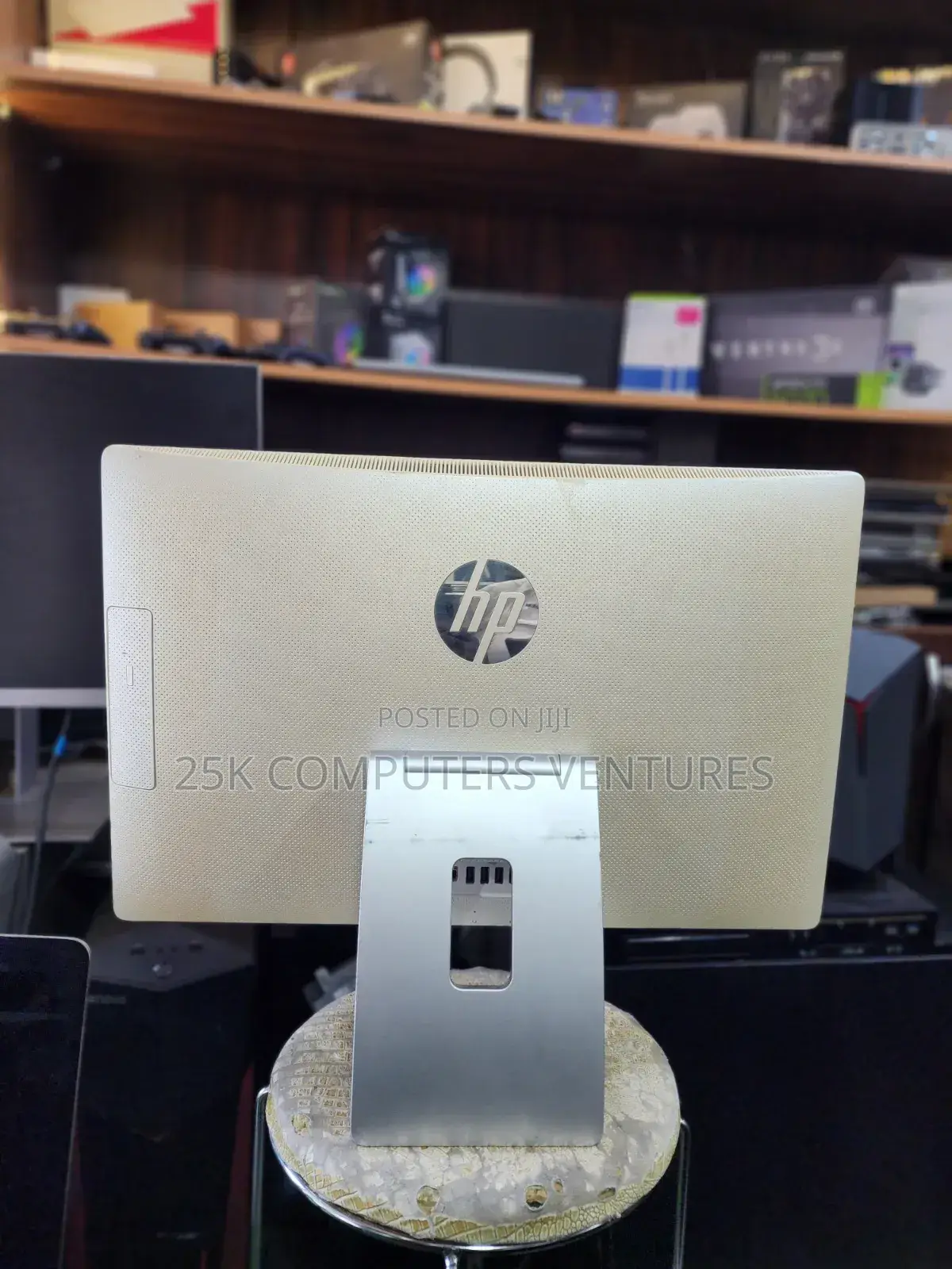 Desktop Computer HP Pavilion 24 8GB Intel Core i5 SSD 256GB