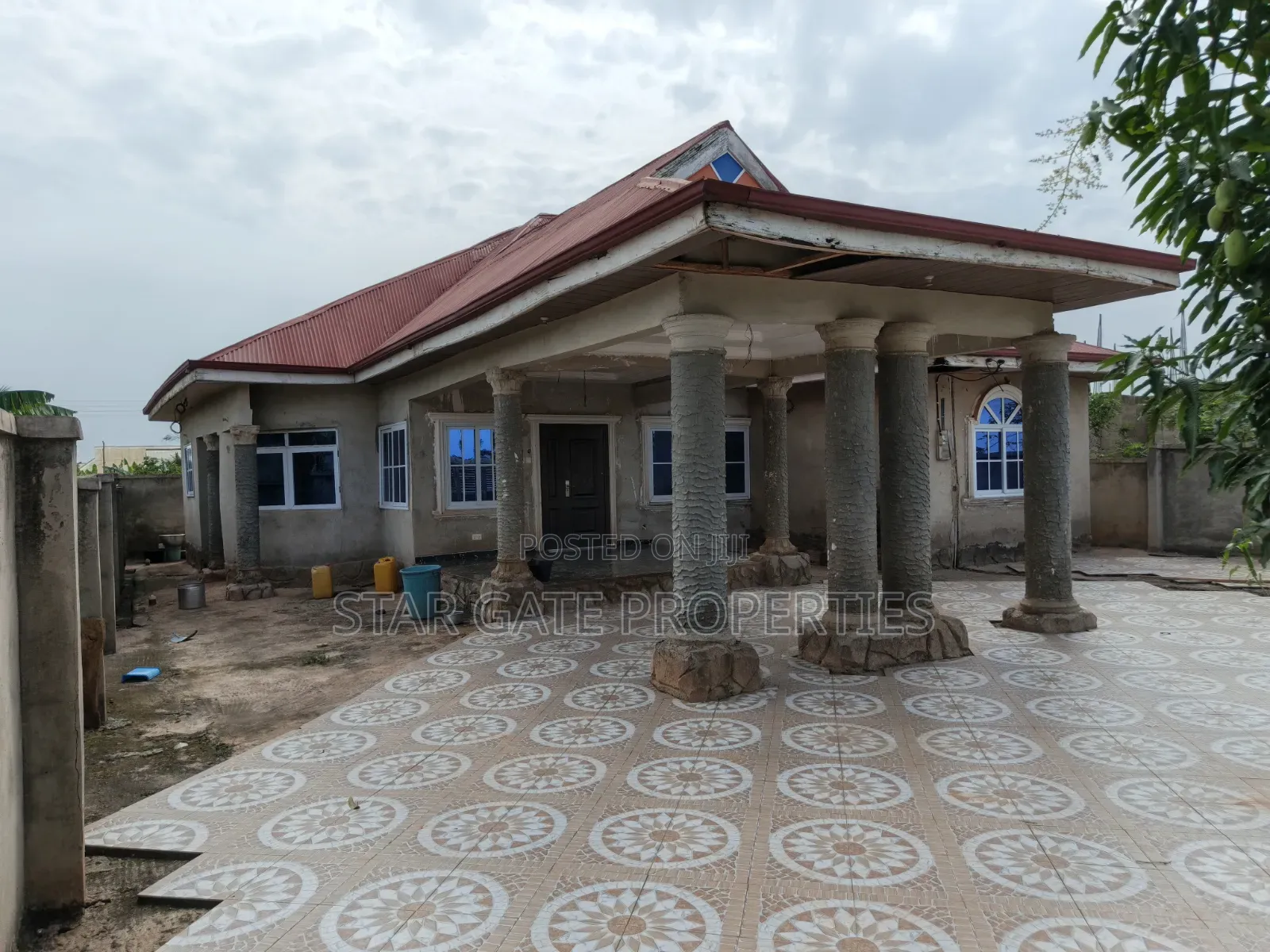 3bdrm House in Abrepo Asuofia Road, Atwima Nwabiagya for sale