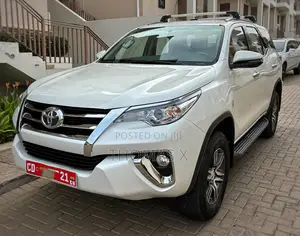 Toyota Fortuner 2.7 AWD 2020 White