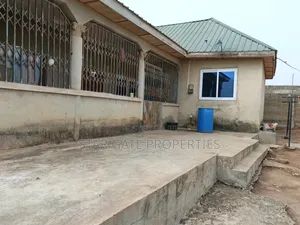 4bdrm House in Kenyasi Nwamasi, Kumasi Metropolitan for sale