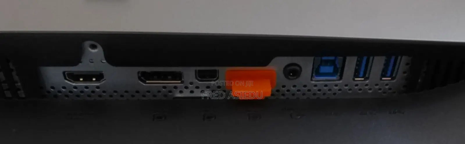 Dell 27 Inch Edgeless Monitor U2717d