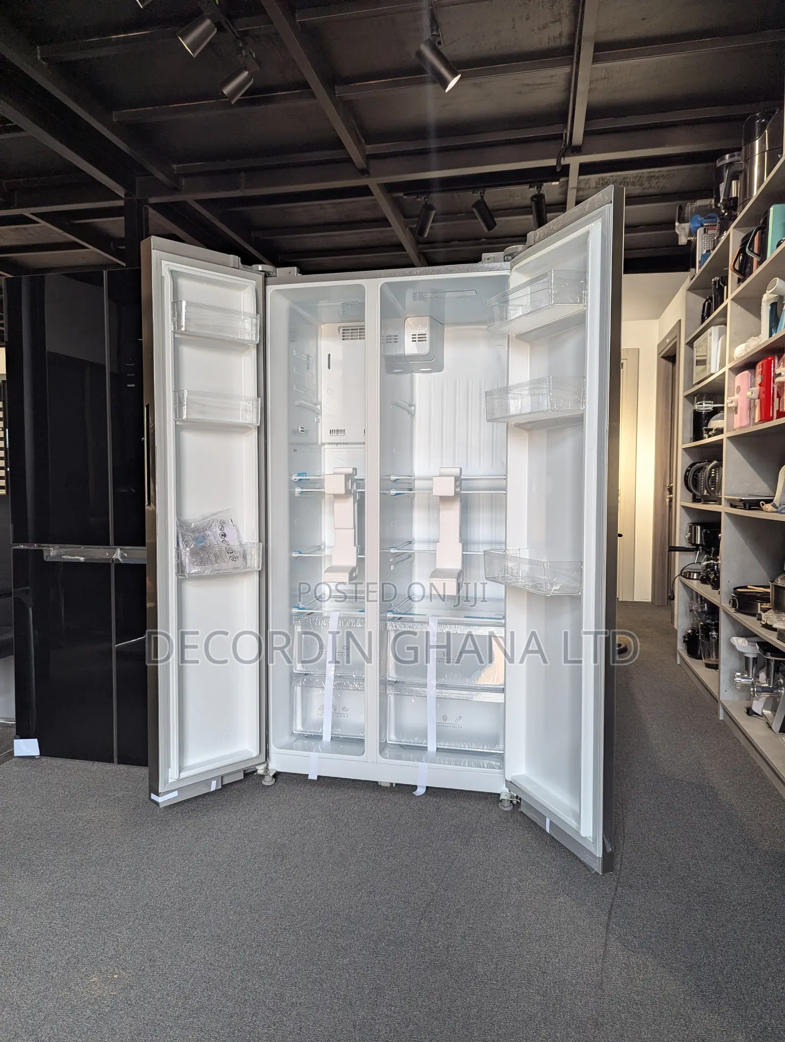 Side-by-Side Door Refrigerator