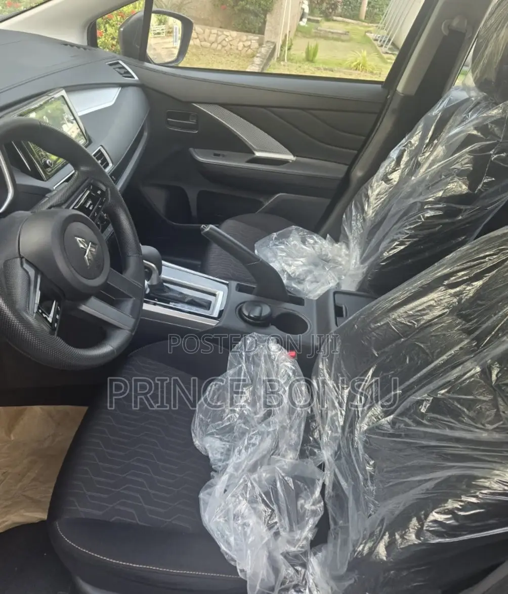 New Mitsubishi Xpander 2026 Gray