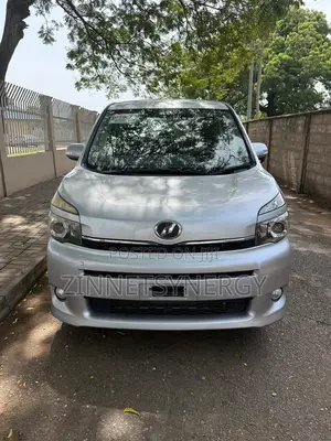 Toyota Voxy 2013 Gray