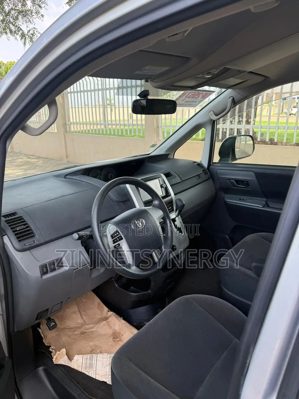 Toyota Voxy 2013 Gray