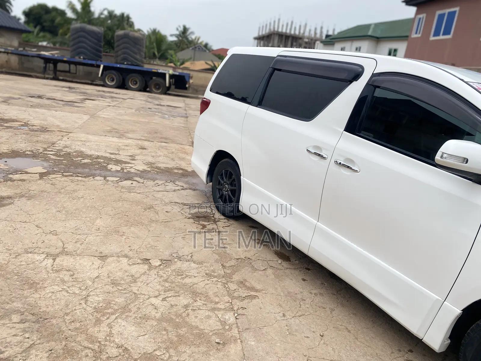Toyota Alphard 2.4 Petrol FWD 2012 White