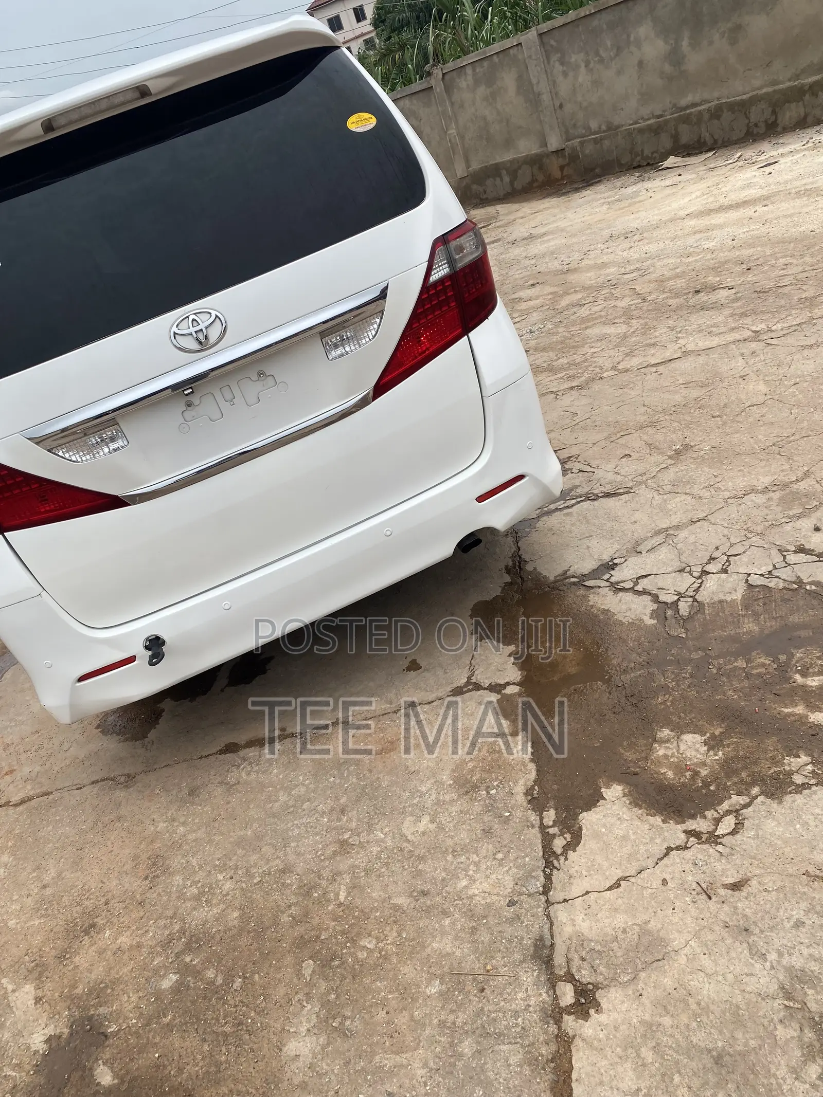 Toyota Alphard 2.4 Petrol FWD 2012 White
