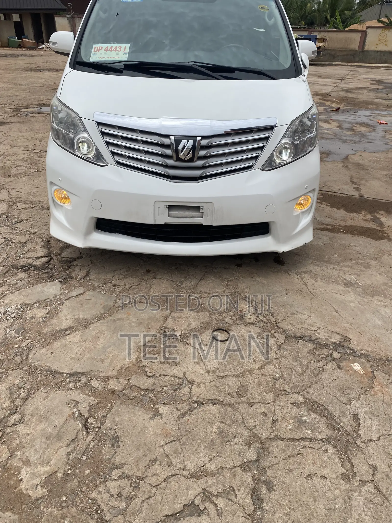 Toyota Alphard 2.4 Petrol FWD 2012 White