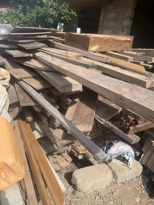 Used Bulk Quality Treated Red Wood
