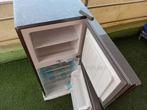 Westpool 80l Refrigerator – Convenient and Portable Design