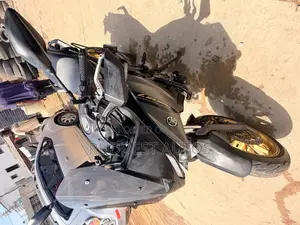 Yamaha 2021 Black