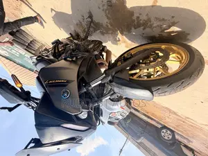 Yamaha 2021 Black