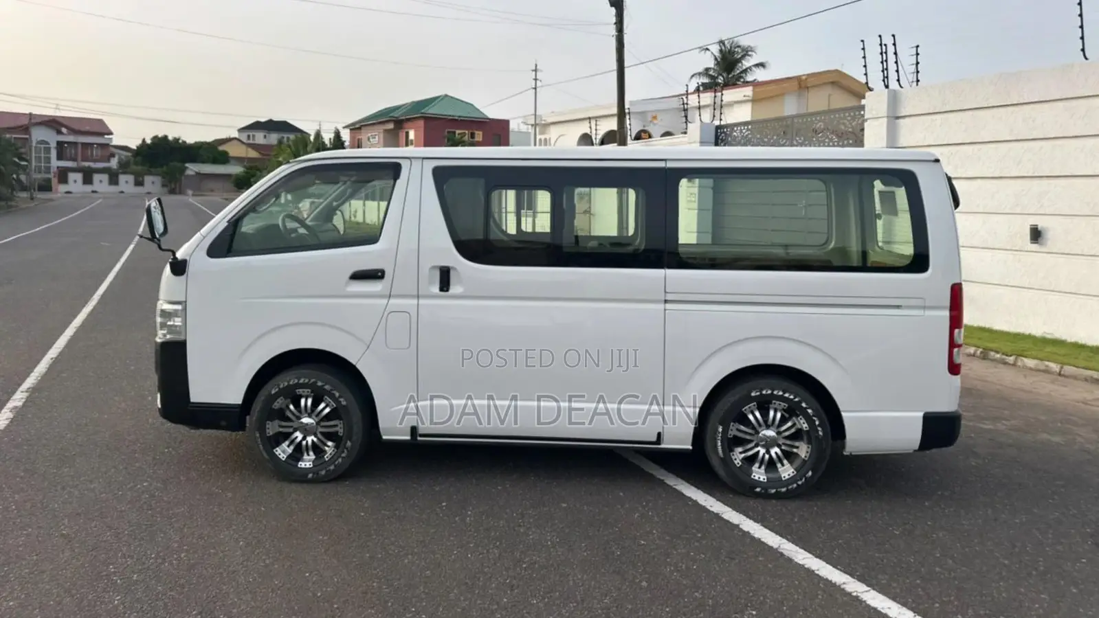 Toyota HiAce 2014 White