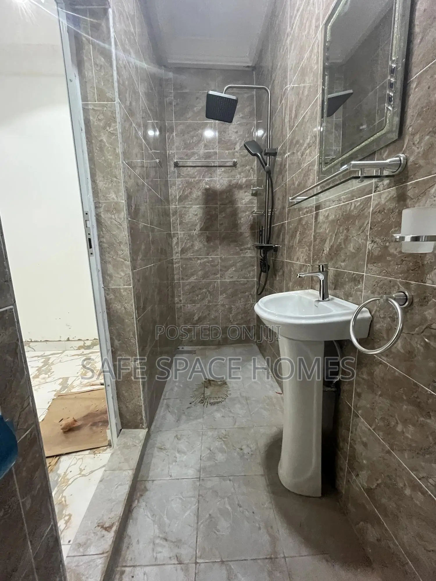 2bdrm Apartment in Burma Camp for rent