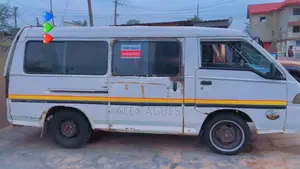 Hyundai H-100 2004 White
