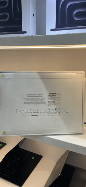 New Laptop Apple MacBook Air 2024 M3 15-inch 24GB Apple M3 SSD 512GB