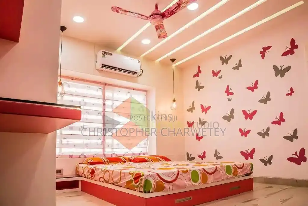 Arts//Drawings//Designs or Decorations