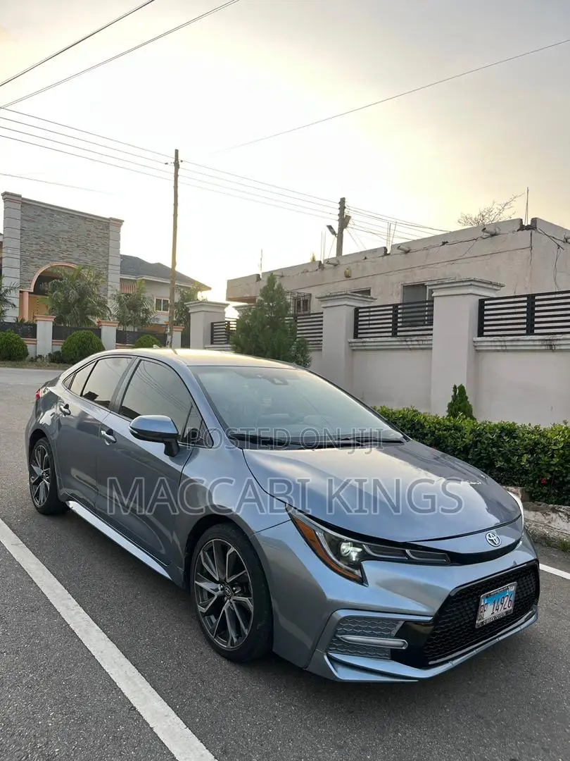 Toyota Corolla SE 2020 Blue